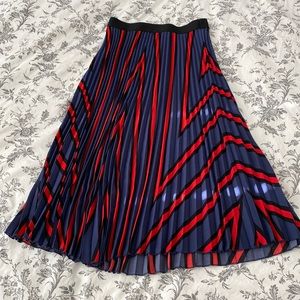 H&M pleated skirt SMALL